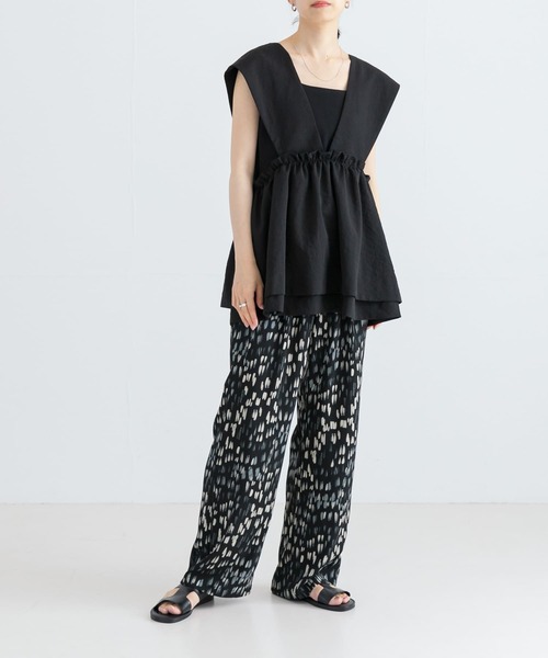 URBAN RESEARCH（アーバンリサーチ）の「ブラッシュプリントギャザーパンツ（その他パンツ・レディース・ブラック系その他/ホワイト系その他・FREE）」の9枚目の写真