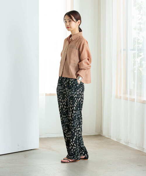 URBAN RESEARCH（アーバンリサーチ）の「ブラッシュプリントギャザーパンツ（その他パンツ・レディース・ブラック系その他/ホワイト系その他・FREE）」の13枚目の写真