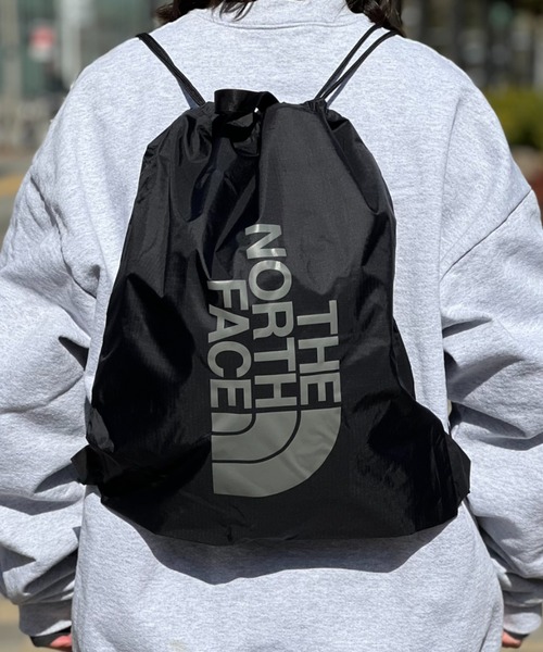 THE NORTH FACE(ザノースフェイス)の「【THE NORTH FACE】PF SAC PACK / ピーエフサックパック(ショルダーバッグ・メンズ・グリーン系その他/ブラック/グリーン/ベージュ系その他/ブルー系その他/パープル/グリーン系その他2・FREE)」の1枚目の写真