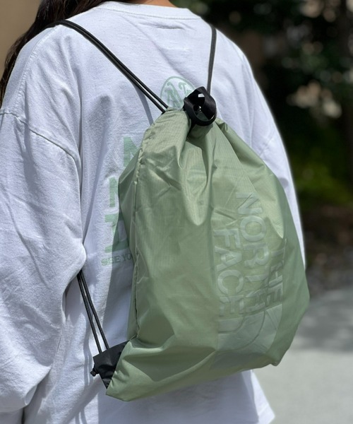 THE NORTH FACE(ザノースフェイス)の「【THE NORTH FACE】PF SAC PACK / ピーエフサックパック(ショルダーバッグ・メンズ・グリーン系その他/ブラック/グリーン/ベージュ系その他/ブルー系その他/パープル/グリーン系その他2・FREE)」の14枚目の写真