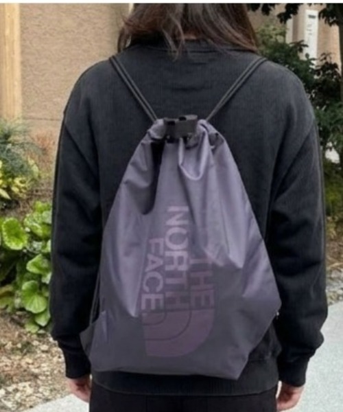 THE NORTH FACE(ザノースフェイス)の「【THE NORTH FACE】PF SAC PACK / ピーエフサックパック(ショルダーバッグ・メンズ・グリーン系その他/ブラック/グリーン/ベージュ系その他/ブルー系その他/パープル/グリーン系その他2・FREE)」の17枚目の写真