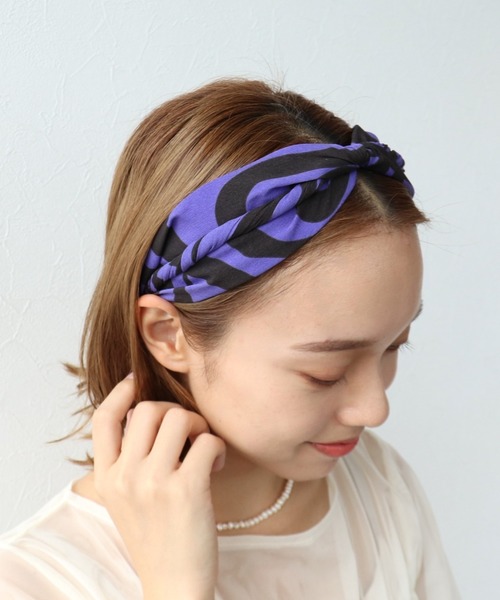 Three Four Time（ｽﾘｰﾌｫｰﾀｲﾑ）の「ニュアンスラインプリントカチューシャ（カチューシャ・レディース・カーキ/ブルー/ブラウン・FREE）」の4枚目の写真