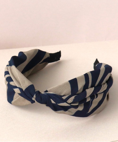 Three Four Time（ｽﾘｰﾌｫｰﾀｲﾑ）の「ニュアンスラインプリントカチューシャ（カチューシャ・レディース・カーキ/ブルー/ブラウン・FREE）」の8枚目の写真