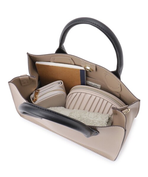 SHOO・LA・RUE（シューラルー）の「◆【2WAY】きれいめコーデに 一枚革風スクエアトートバッグ（トートバッグ・レディース・シルバー/ブラック/ベージュ系4・00）」の12枚目の写真