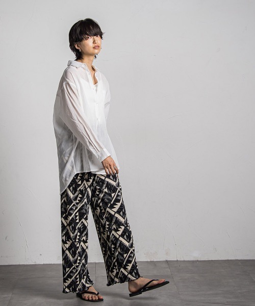 MAYSON GREY(メイソングレイ)の「(WEB)オリエンタル柄クリスタルプリーツパンツ≪手洗い可能≫(その他パンツ・レディース・ホワイト系その他/ダークネイビー/ブラック系その他/ブラウン系その他・M)」の8枚目の写真
