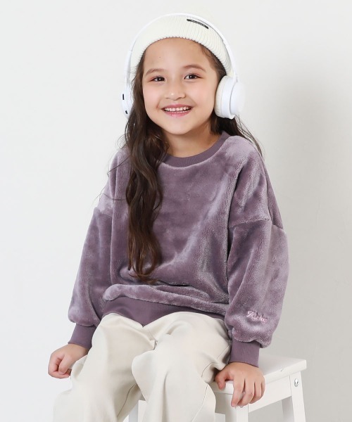 devirock(デビロック)の「袖刺繍 ファーフリース トレーナー(スウェット・キッズ・パープル系5/グリーン系1/グレー系/ダークネイビー・100cm/110cm/120cm/130cm/140cm/150cm/160cm)」の4枚目の写真