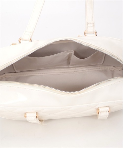 axes femme（アクシーズファム）の「ヨコ型キルトボストンバッグ（ボストンバッグ・レディース・ホワイト/ブラック・FREE）」の21枚目の写真