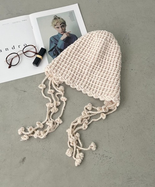 CLEA（クレア）の「ポンポン付きフードニットキャップ（ニットキャップ/ビーニー・レディース・レッド/ベージュ/アイボリー/ブラック/グレー・FREE）」の11枚目の写真