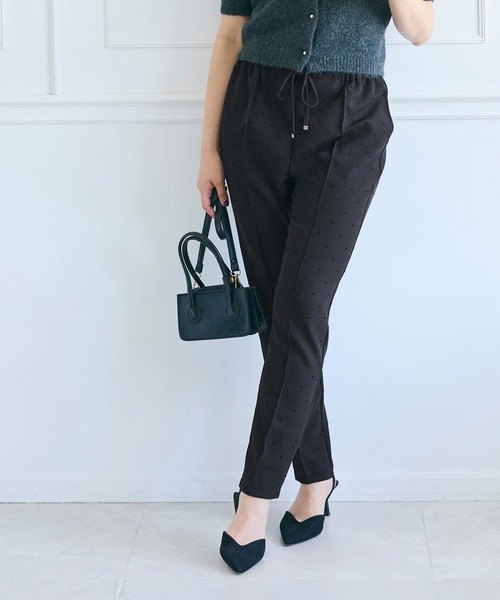 coca(coca)(コカ)の「フロッキードット ストレッチテーパードパンツ(スラックス・レディース・B/A/ブラック/グレー/ライトベージュ・S/M/L)」の9枚目の写真