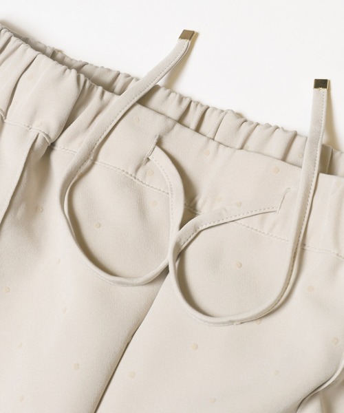 coca(coca)(コカ)の「フロッキードット ストレッチテーパードパンツ(スラックス・レディース・B/A/ブラック/グレー/ライトベージュ・S/M/L)」の18枚目の写真