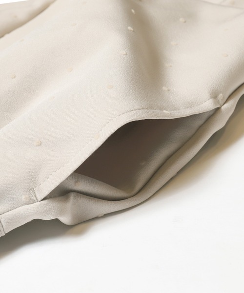 coca(coca)(コカ)の「フロッキードット ストレッチテーパードパンツ(スラックス・レディース・B/A/ブラック/グレー/ライトベージュ・S/M/L)」の19枚目の写真