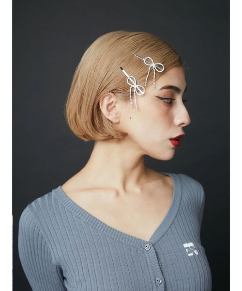 EVRIS（エヴリス）の「RHINESTONE RIBBON ヘアピン（ヘアピン・レディース・シルバー・FREE）」の2枚目の写真