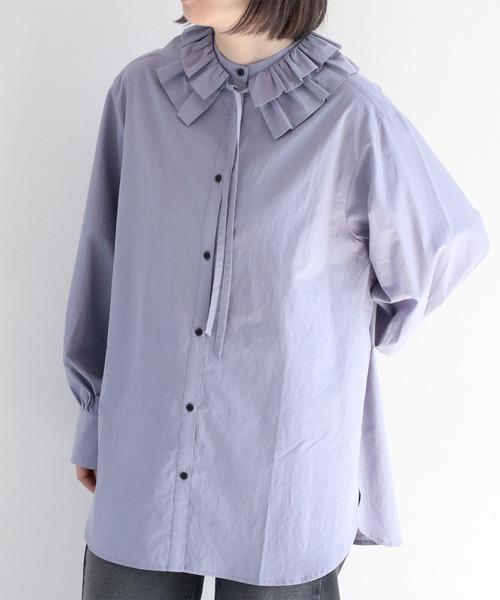 cepo（セポ）の「〈2way〉フリルネックブラウス アンサンブル（シャツ/ブラウス・レディース・ブラック/オフホワイト/ブルー・M）」の3枚目の写真