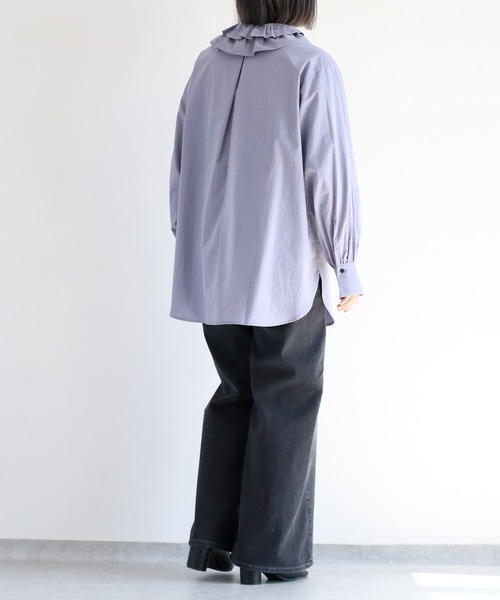 cepo（セポ）の「〈2way〉フリルネックブラウス アンサンブル（シャツ/ブラウス・レディース・ブラック/オフホワイト/ブルー・M）」の14枚目の写真