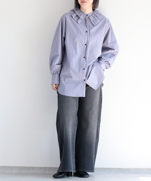 cepo（セポ）の「〈2way〉フリルネックブラウス アンサンブル（シャツ/ブラウス・レディース・ブラック/オフホワイト/ブルー・M）」の11枚目の写真