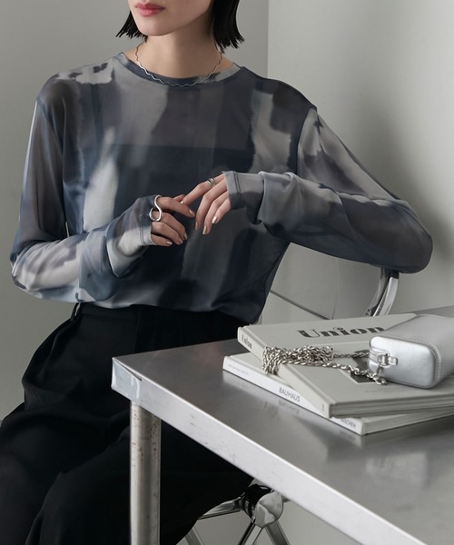 forksy.（フォルクシー）の「【forksy.】水彩アート総柄パワーメッシュプルオーバー（Tシャツ/カットソー・レディース・クリーム/チャコール/ベージュ/ピンク/グレー/ブルー/ブラウン・FREE）」の8枚目の写真