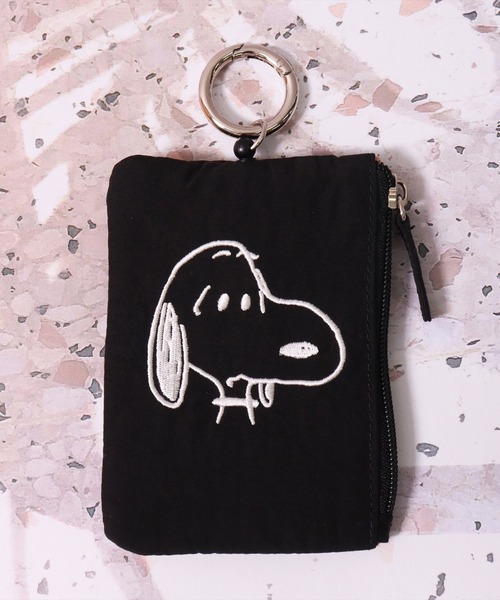 新品★SNOOPY【ナイロン　パスケース　ケース】リールつき　フェイス刺繍 楽天市場】スヌーピー SNOOPY リール＆カラビナ付き ナイロン ALL 刺繍