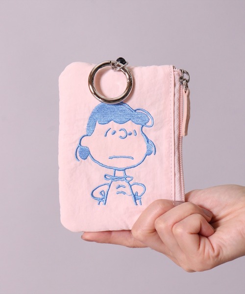 新品★SNOOPY【ナイロン　パスケース　ケース】リールつき　フェイス刺繍 スヌーピー フェイス刺繍リール付きパスケース 定期入れ IC