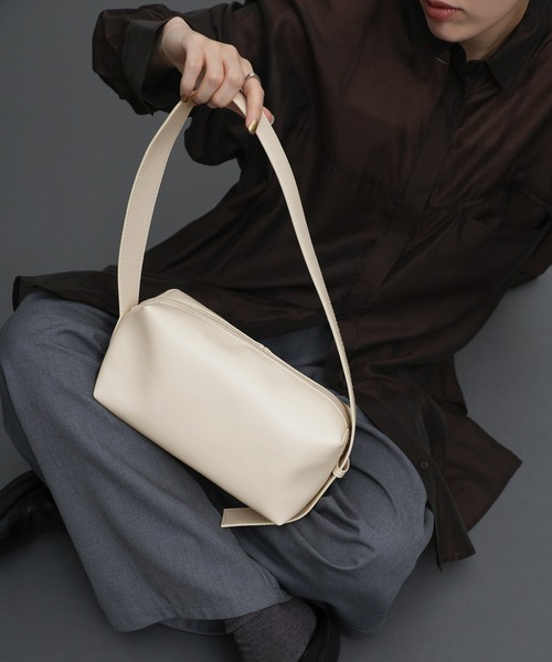 select MOCA(セレクトモカ)の「ワンショルダースクエアバッグ(ショルダーバッグ・レディース・カーキ/アイボリー/ブラック・FREE)」の2枚目の写真