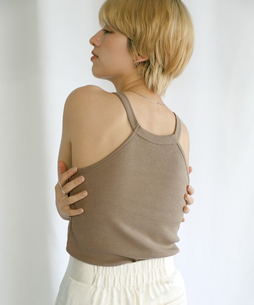 select MOCA（セレクトモカ）の「カップ付きホルターネックタンク（タンクトップ・レディース・アイボリー/グレイッシュベージュ/ブラック・FREE）」の13枚目の写真