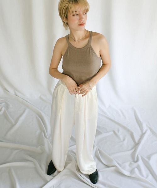 select MOCA（セレクトモカ）の「カップ付きホルターネックタンク（タンクトップ・レディース・アイボリー/グレイッシュベージュ/ブラック・FREE）」の14枚目の写真