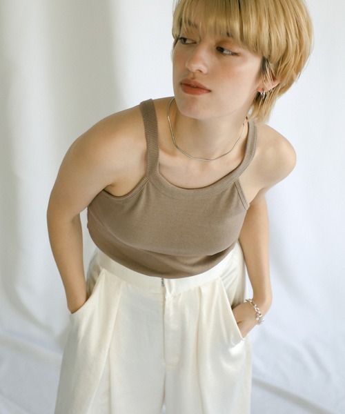 select MOCA（セレクトモカ）の「カップ付きホルターネックタンク（タンクトップ・レディース・アイボリー/グレイッシュベージュ/ブラック・FREE）」の15枚目の写真