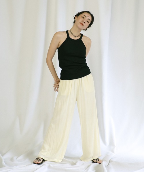 select MOCA（セレクトモカ）の「カップ付きホルターネックタンク（タンクトップ・レディース・アイボリー/グレイッシュベージュ/ブラック・FREE）」の9枚目の写真