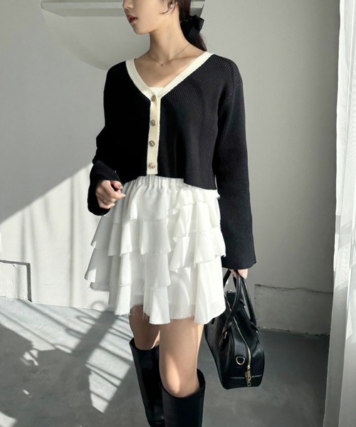 one after another NICE CLAUP（ワンアフターアナザーナイスクラップ）の「ゴールドボタンカーディガン【WEB限定商品】（カーディガン/ボレロ・レディース・ピンク/オフホワイト/サックスブルー/ブラック/ホワイト×ブラック・FREE）」の8枚目の写真