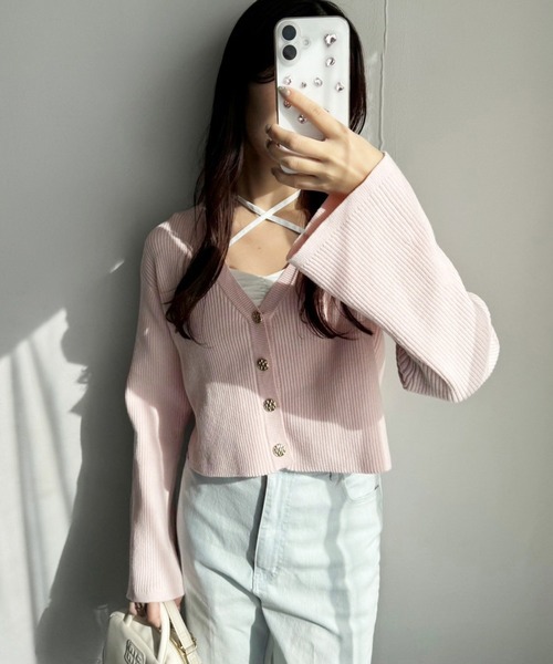 one after another NICE CLAUP（ワンアフターアナザーナイスクラップ）の「ゴールドボタンカーディガン【WEB限定商品】（カーディガン/ボレロ・レディース・ピンク/オフホワイト/サックスブルー/ブラック/ホワイト×ブラック・FREE）」の11枚目の写真