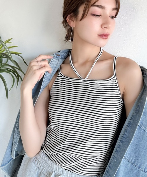 mily bilet（ミウィビレット）の「【mily bilet】オールシーズンの必需品！カップ付きホルターネック風ストラップキャミソール（キャミソール・レディース・ブラック/ブラック系その他/チャコールグレー/アイボリー・X-LARGE/LARGE/MEDIUM/SMALL）」の4枚目の写真