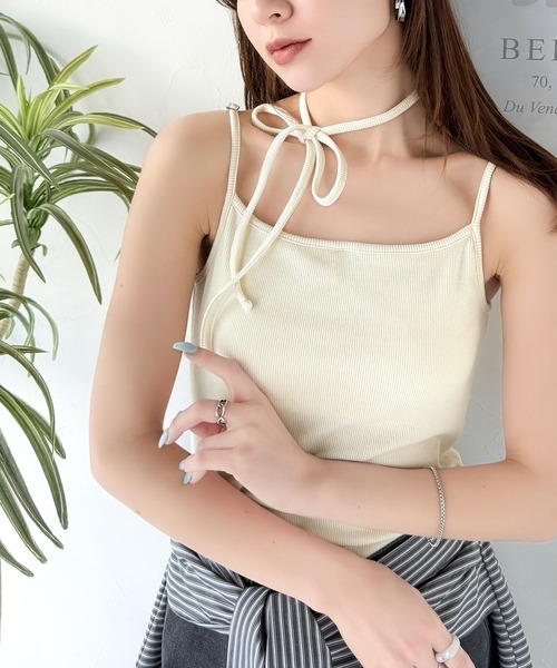 mily bilet（ミウィビレット）の「【mily bilet】オールシーズンの必需品！カップ付きホルターネック風ストラップキャミソール（キャミソール・レディース・ブラック/ブラック系その他/チャコールグレー/アイボリー・X-LARGE/LARGE/MEDIUM/SMALL）」の14枚目の写真