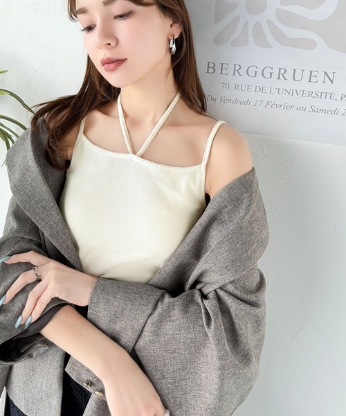 mily bilet（ミウィビレット）の「【mily bilet】オールシーズンの必需品！カップ付きホルターネック風ストラップキャミソール（キャミソール・レディース・ブラック/ブラック系その他/チャコールグレー/アイボリー・X-LARGE/LARGE/MEDIUM/SMALL）」の18枚目の写真