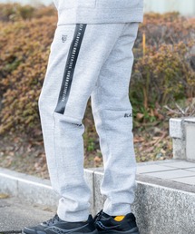 VIRTUOUS（バーチャス）の「【VIRTUOUS/バーチャス】スポンジロゴプリントパンツ/スウェットパンツ（スウェットパンツ）」