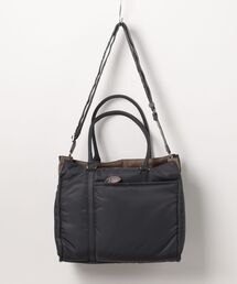 Y'SACCS（イザック）の「【ムック本掲載】ツイルナイロン　スクエアトート　Mサイズ（トートバッグ）」