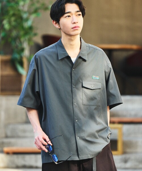 FREAK'S STORE（フリークスストア）の「限定展開 AiRide/エアライド リラックスフィット ショートスリーブ ポケットシャツ（シャツ/ブラウス・メンズ・オリーブ/ネイビー/ブラック/チャコールグレー/グレイッシュベージュ/グレー系その他/レオパード・LARGE/MEDIUM/SMALL）」の2枚目の写真