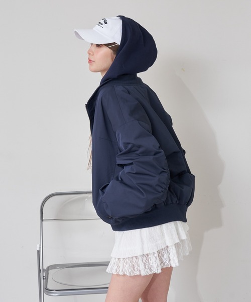 RAY CASSIN（レイカズン）の「フード付ルーズMA-1（MA-1・レディース・グレー/ホワイト/ネイビー・FREE）」の15枚目の写真