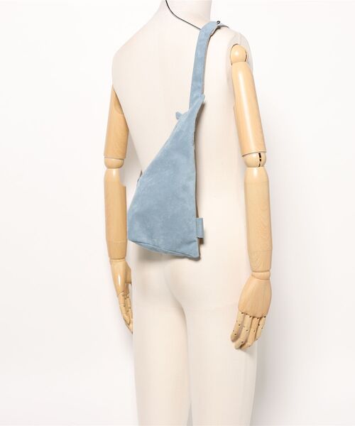 CLEDRAN(クレドラン)の「【軽量 スエード調】CL3773 SENT TRIANGLE SHOULDER(ショルダーバッグ・レディース・ブルーグレー/グレイッシュベージュ/スモークピンク/ブラック・FREE)」の22枚目の写真