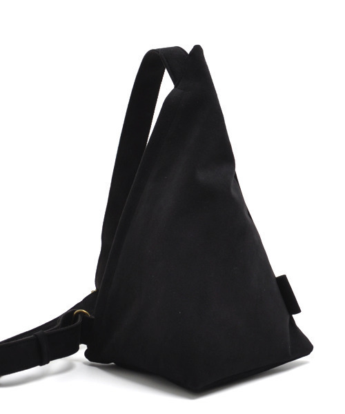 CLEDRAN(クレドラン)の「【軽量 スエード調】CL3773 SENT TRIANGLE SHOULDER(ショルダーバッグ・レディース・ブルーグレー/グレイッシュベージュ/スモークピンク/ブラック・FREE)」の2枚目の写真