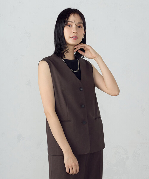 COMME CA ISM（コムサイズム）の「【ＵＶカット・吸汗速乾・接触冷感】kireri　ストレッチドライツイル　ジレ（ベスト・レディース・グレイッシュベージュ/ダークブラウン・MEDIUM/LARGE）」の6枚目の写真
