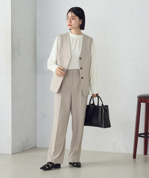 COMME CA ISM（コムサイズム）の「【ＵＶカット・吸汗速乾・接触冷感】kireri　ストレッチドライツイル　ジレ（ベスト・レディース・グレイッシュベージュ/ダークブラウン・MEDIUM/LARGE）」の8枚目の写真