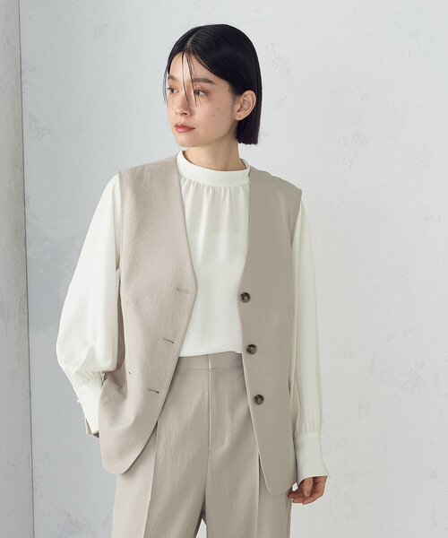 COMME CA ISM（コムサイズム）の「【ＵＶカット・吸汗速乾・接触冷感】kireri　ストレッチドライツイル　ジレ（ベスト・レディース・グレイッシュベージュ/ダークブラウン・MEDIUM/LARGE）」の10枚目の写真