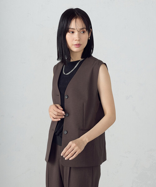 COMME CA ISM（コムサイズム）の「【ＵＶカット・吸汗速乾・接触冷感】kireri　ストレッチドライツイル　ジレ（ベスト・レディース・グレイッシュベージュ/ダークブラウン・MEDIUM/LARGE）」の20枚目の写真