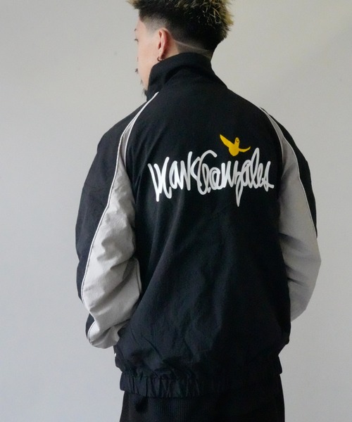 What it isNt）ART BY MARKGONZALES / (ワットイットイズント