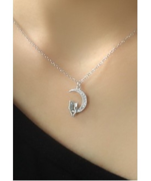 LAUTRE COTE（ロウトレコウト）の「ジルコニア月と仲良し猫のネックレス（ネックレス・レディース・シルバー/ローズ・FREE）」の5枚目の写真