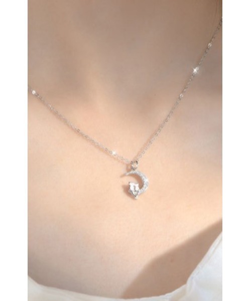 LAUTRE COTE（ロウトレコウト）の「ジルコニア月と仲良し猫のネックレス（ネックレス・レディース・シルバー/ローズ・FREE）」の6枚目の写真