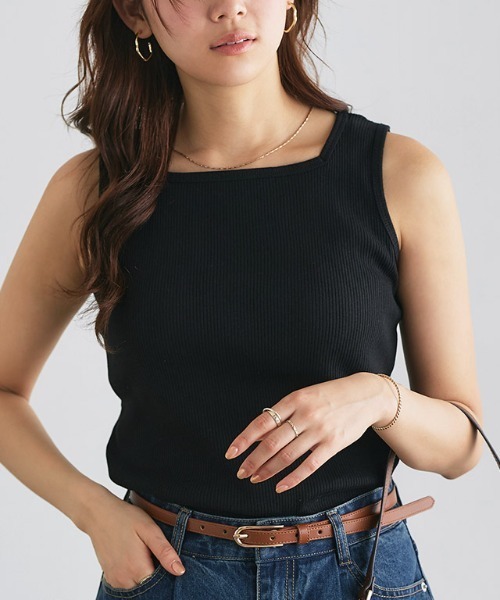 Pierrot（ピエロ）の「【ブラ紐隠し】スクエアネックリブタンクトップ（タンクトップ・レディース・ブラック/オフホワイト/ネイビー/サンドベージュ/チャコール・M/L）」の3枚目の写真