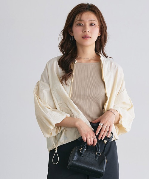 Pierrot（ピエロ）の「【ブラ紐隠し】スクエアネックリブタンクトップ（タンクトップ・レディース・ブラック/オフホワイト/ネイビー/サンドベージュ/チャコール・M/L）」の18枚目の写真