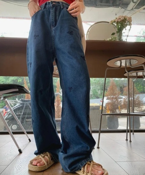 FREE STYLISTS(フリー スタイリスト)の「YUGA_YGMC Ribbon motif wide straight denim pants(デニムパンツ・レディース・ライトブルー/インディゴブルー・S/M/L)」の15枚目の写真