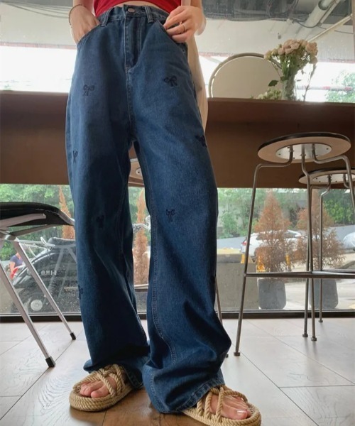 FREE STYLISTS(フリー スタイリスト)の「YUGA_YGMC Ribbon motif wide straight denim pants(デニムパンツ・レディース・ライトブルー/インディゴブルー・S/M/L)」の16枚目の写真