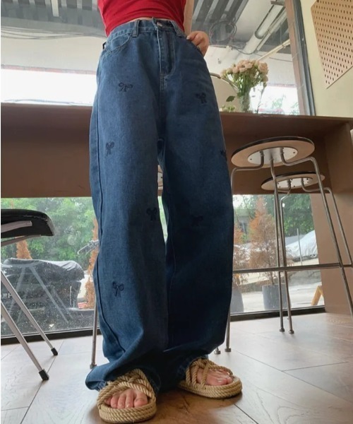 FREE STYLISTS(フリー スタイリスト)の「YUGA_YGMC Ribbon motif wide straight denim pants(デニムパンツ・レディース・ライトブルー/インディゴブルー・S/M/L)」の21枚目の写真